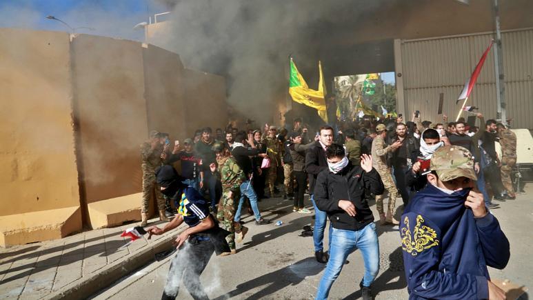 حشدشعبی از هوادارانش خواست از اطراف سفارت آمریکا متفرق شوند
