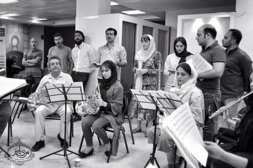 مهرداد بابایی: نمایشهای موزیکال جایی است که بازیگران و خوانندگان بههم میرسند