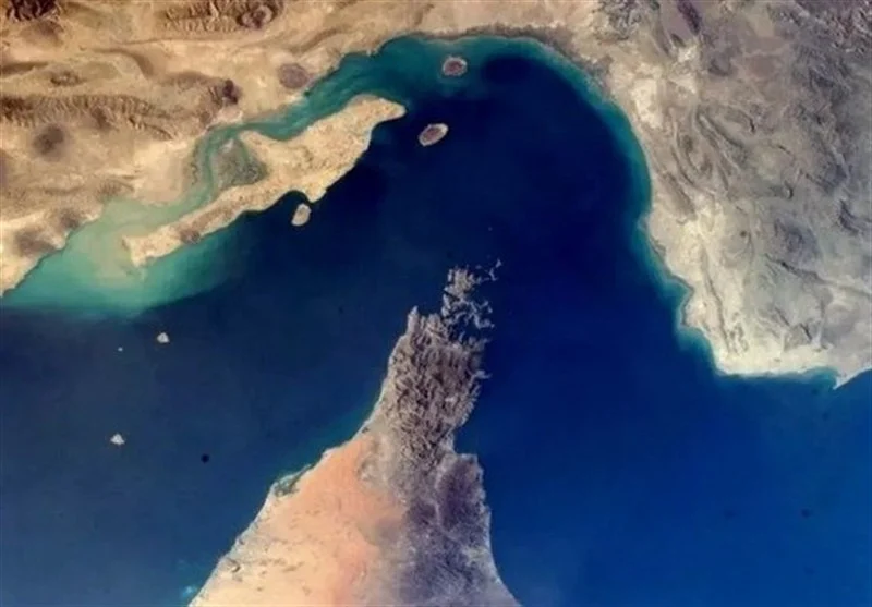 اطلاعیه نیروی دریایی سپاه درباره تنگه هرمز و شلیک اخطار به کشتی متخلف و اعلام توقف تردد تا اطلاع ثانوی