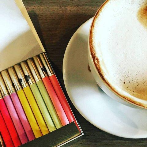 سیگار با طعم بلوبری و روکش طلا/ اینجا بازار سیاه سیگارهای لاکچری بچه پولدارهای تهران است