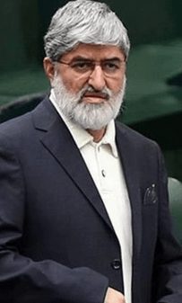 مطهری: بهتر بود تشییع پیکر سردار سلیمانی در مصلا یا مرقد امام برگزار می‌شد