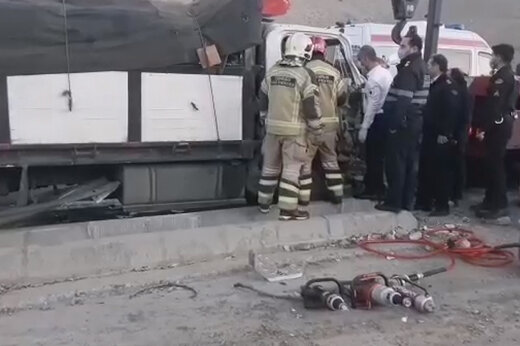 ببینید | تصادف سنگین با کامیون در مسیر غرب به شرق بزرگراه یاسینی