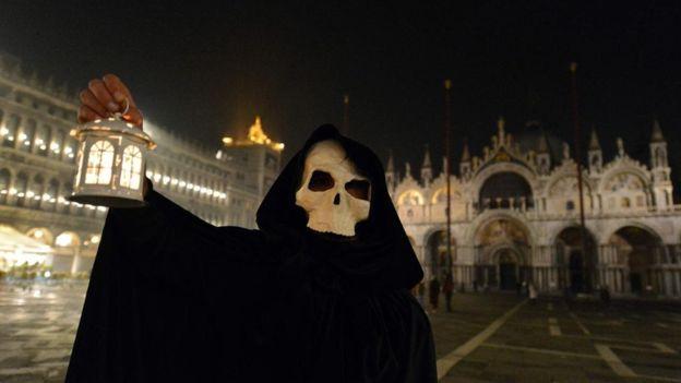 کرونا و فاجعه‌ای که به بدترین شکل ممکن رخ داد/ چگونه کویید ۱۹ دنیا را بلعید؟