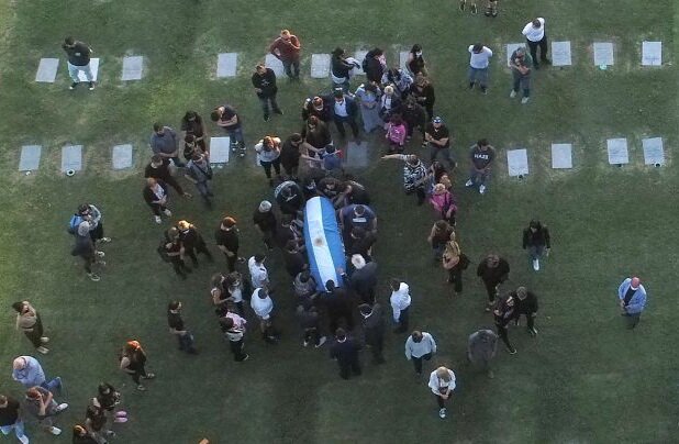 مارادونا به خاک سپرده شد/ عکس|خبر فوری مارادونا به خاک سپرده شد/ عکس|خبر فوری