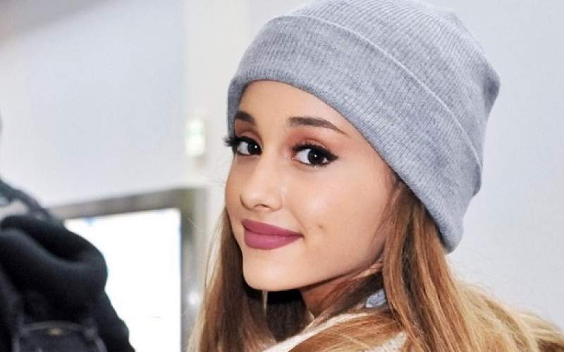 آریانا گرانده با دالتون گومز نامزد کرد