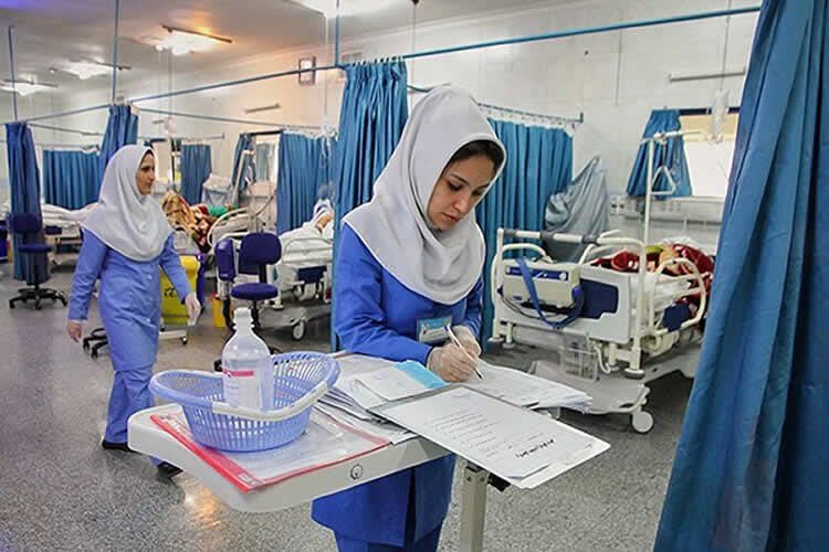 به یک پزشک ۳۰-۲۰ میلیون تومان کارانه میدهند و به یک پرستار ۲۰۰ هزارتومان!|خبر فوری به یک پزشک ۳۰-۲۰ میلیون تومان کارانه میدهند و به یک پرستار ۲۰۰ هزارتومان!|خبر فوری