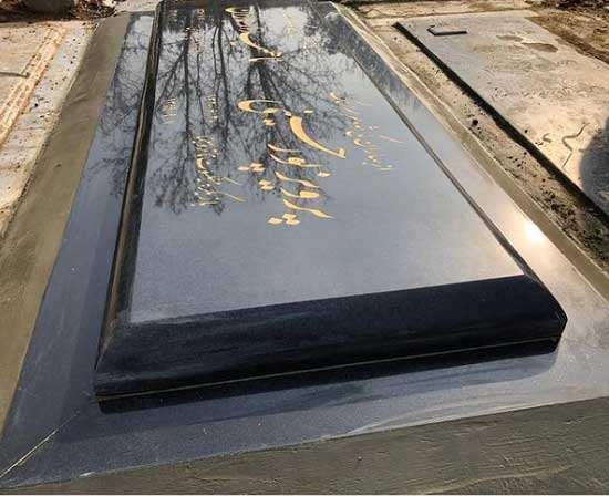 آرامگاه پرویز پورحسینی در چهلمین روز درگذشتش/ عکس|خبر فوری