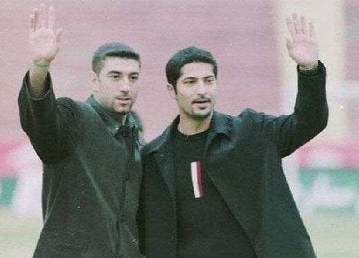 رونمایی از پیراهن تیم منتخب سرخابی به یاد مهرداد میناوند و علی انصاریان/ عکس