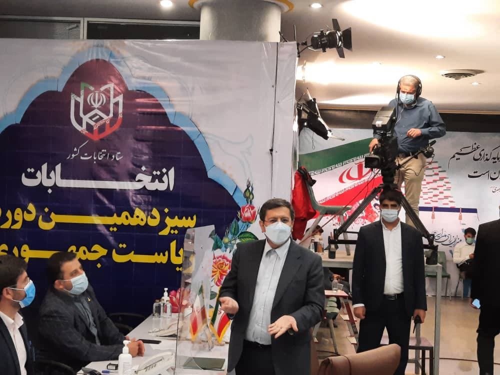 پرونده ثبت نام در انتخابات 1400 بسته شد/ ورود بازیگران اصلی در روز آخر / رئیسی، لاریجانی، هاشمی، جهانگیری، جلیلی و پزشکیان ثبت نام کردند/ محسن رضایی رکورد شکست پرونده ثبت نام در انتخابات 1400 بسته شد/ ورود بازیگران اصلی در روز آخر / رئیسی، لاریجانی، هاشمی، جهانگیری، جلیلی و پزشکیان ثبت نام کردند/ محسن رضایی رکورد شکست