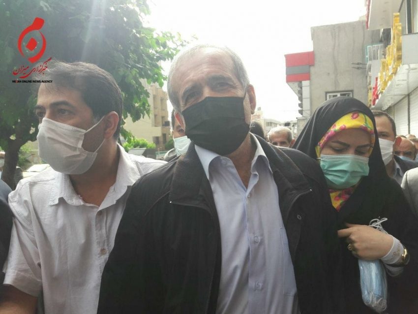 پرونده ثبت نام در انتخابات 1400 بسته شد/ ورود بازیگران اصلی در روز آخر / رئیسی، لاریجانی، هاشمی، جهانگیری، جلیلی و پزشکیان ثبت نام کردند/ محسن رضایی رکورد شکست پرونده ثبت نام در انتخابات 1400 بسته شد/ ورود بازیگران اصلی در روز آخر / رئیسی، لاریجانی، هاشمی، جهانگیری، جلیلی و پزشکیان ثبت نام کردند/ محسن رضایی رکورد شکست