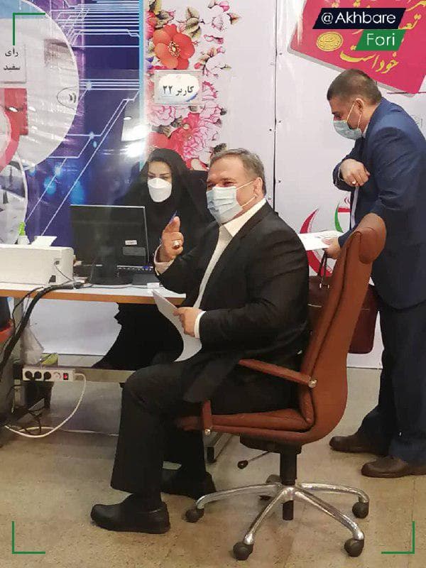 پرونده ثبت نام در انتخابات 1400 بسته شد/ ورود بازیگران اصلی در روز آخر / رئیسی، لاریجانی، هاشمی، جهانگیری، جلیلی و پزشکیان ثبت نام کردند/ محسن رضایی رکورد شکست پرونده ثبت نام در انتخابات 1400 بسته شد/ ورود بازیگران اصلی در روز آخر / رئیسی، لاریجانی، هاشمی، جهانگیری، جلیلی و پزشکیان ثبت نام کردند/ محسن رضایی رکورد شکست