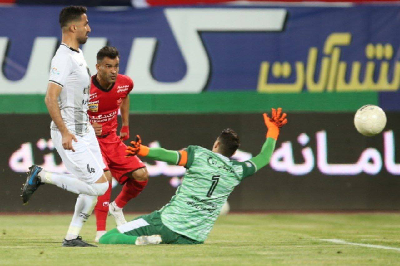پوکر قهرمانی در سوپرجام برای پرسپولیس پوکر قهرمانی در سوپرجام برای پرسپولیس
