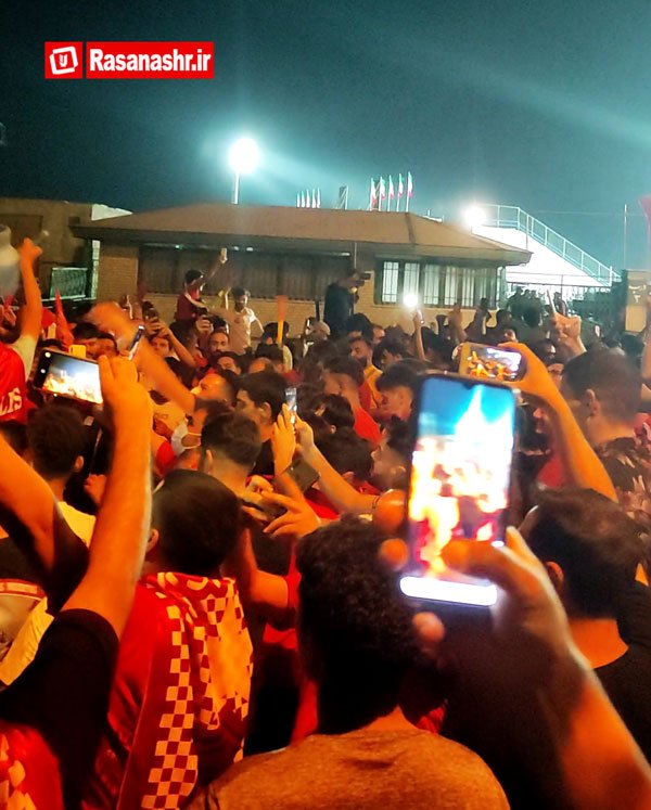 جشن قهرمانی پرسپولیس، خارج از زمین فوتبال +ویدیو