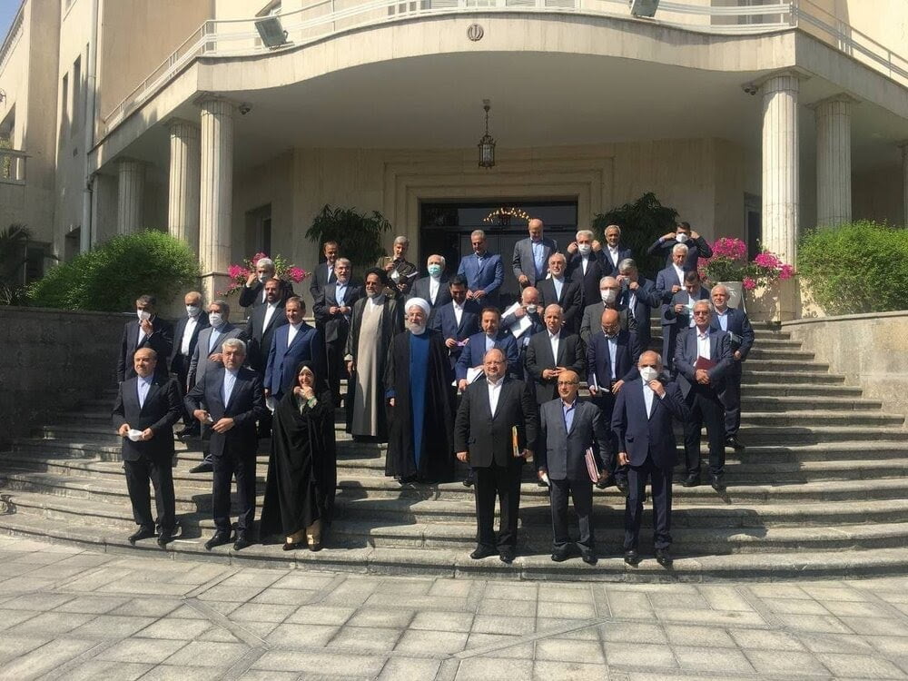 خداحافظی روحانی با پاستور/ عکس