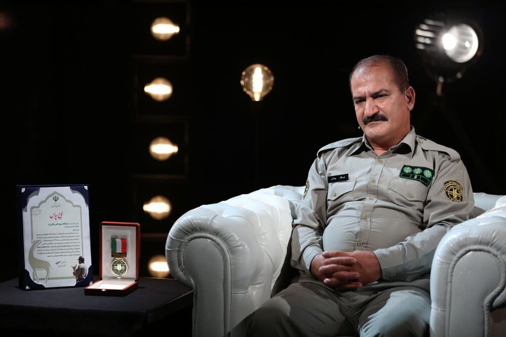 وقتی داخل ماشین محیطبان نارنجک انداختند! وقتی داخل ماشین محیطبان نارنجک انداختند!