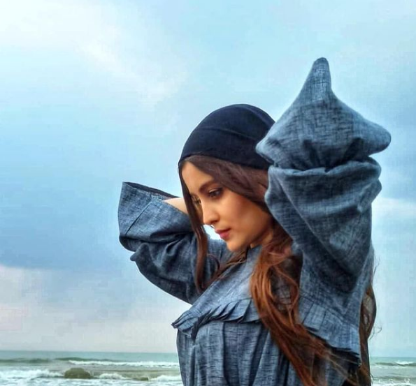 استایل جدید فهیمه مومنی بازیگر افرا کنار دریا