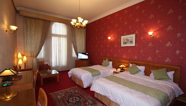 آشنایی با تاریخی‌ترین هتل 5 ستاره در اصفهان؛ هتل عباسی اصفهان