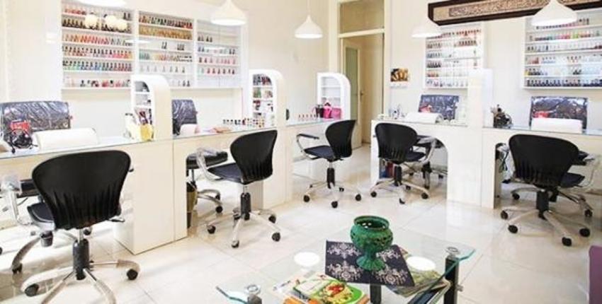 راه اندازی گشت نظارتی کاشت ناخن و اپیلاسیون در مشهد/ گفتند چرا باید در شهر امام رضا زنان ناخن بکارند و یا اپیلاسیون کنند