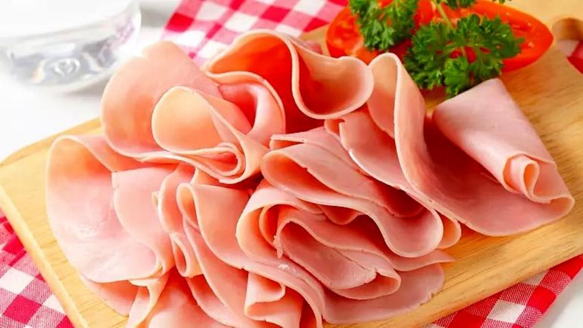 نیترات موجود در سوسیس و کالباس با سرطان روده مرتبط است