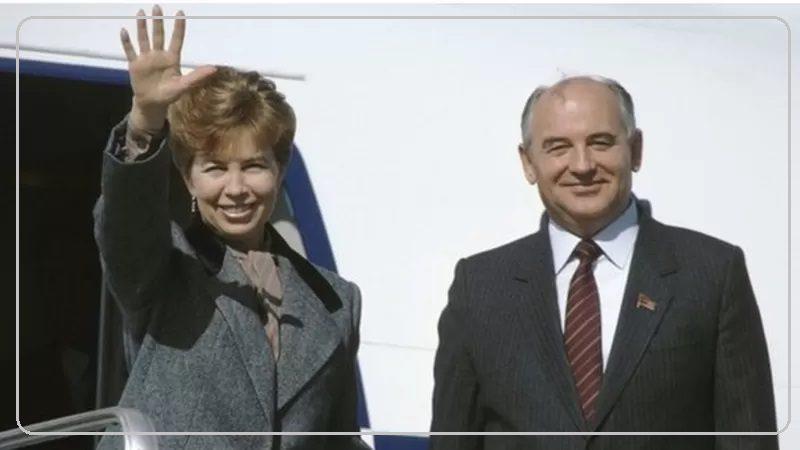 میخائیل گورباچف و همسرش