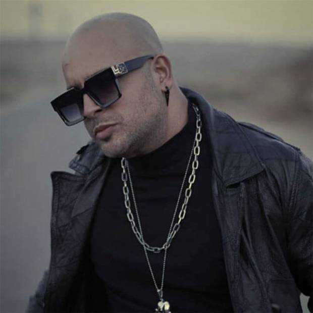 محمد مهدی معارفی، خواننده مشهور به متین دو حنجره