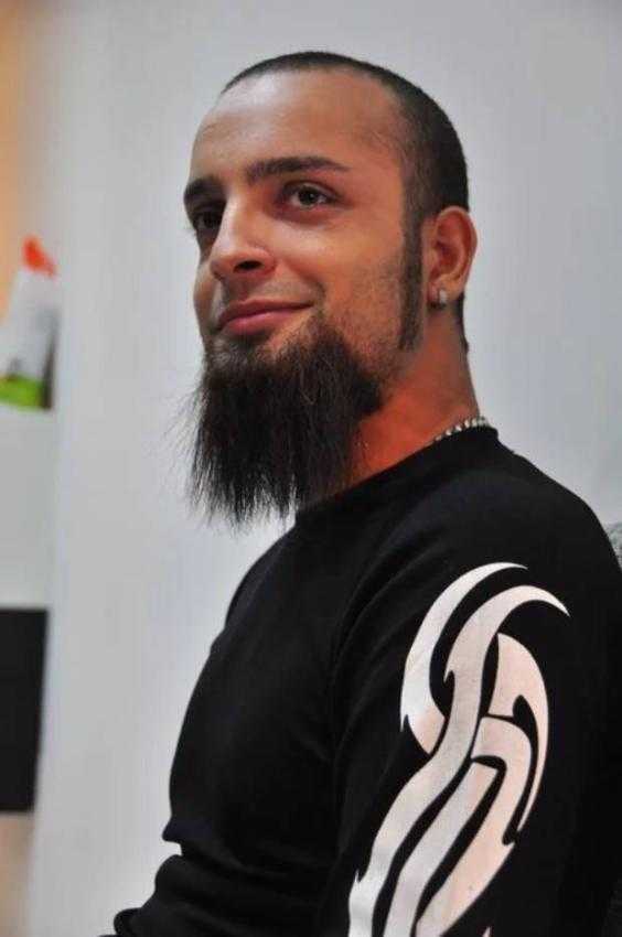 محمد مهدی معارفی، خواننده مشهور به متین دو حنجره