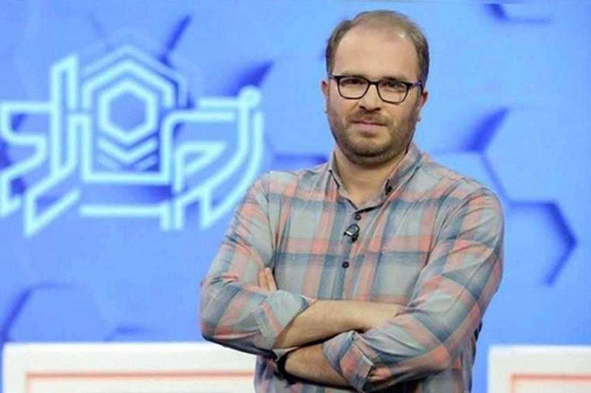 آرمان ملی : غیبت مجری «پاورقی» در پی توئیت جنجالی / او اخراج شده؟ آرمان ملی : غیبت مجری «پاورقی» در پی توئیت جنجالی / او اخراج شده؟