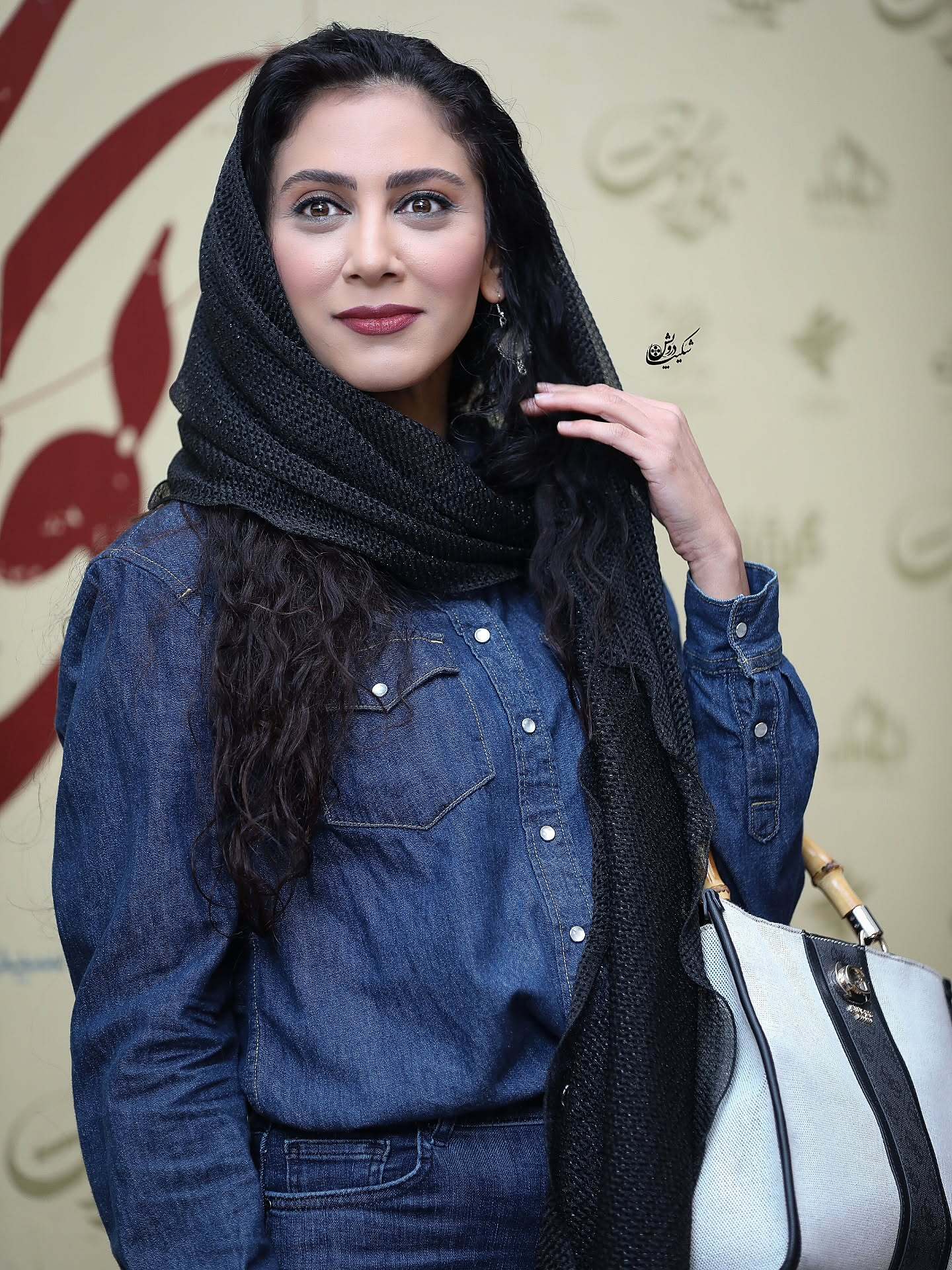 مونا فرجاد با استایلی شیک در اکران «ناتور دشت» (عکس)