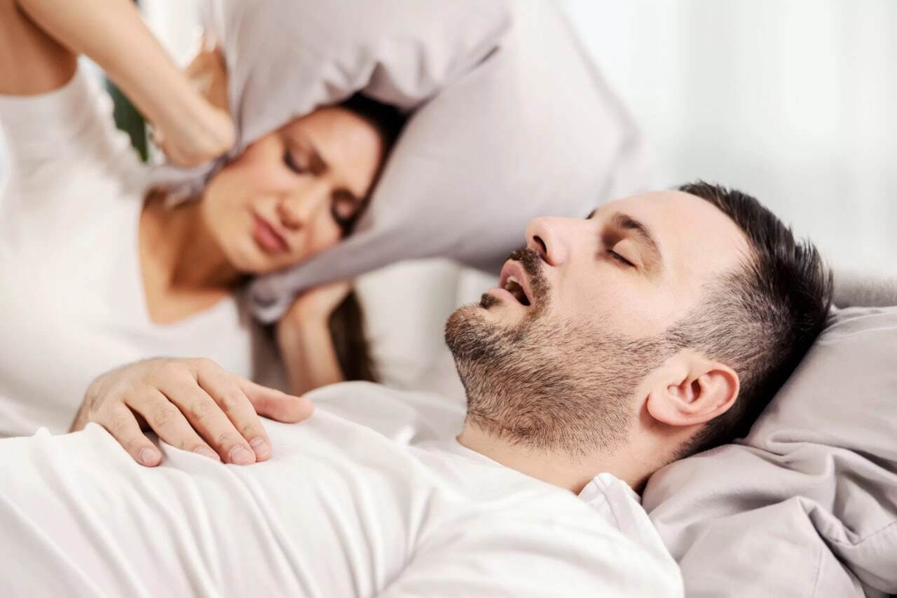 چرا زنان از اعتراف به خروپف شرمنده میشوند؟