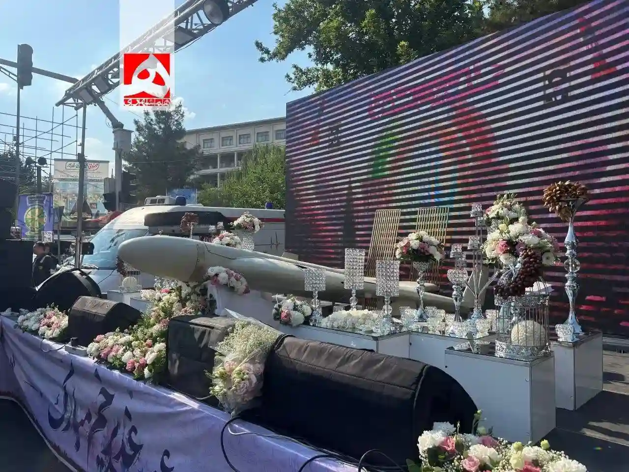 جنجال پهپاد در سفره عقد میدان انقلاب؛ پیوند عشق و قدرت نظامی در قلب تهران
