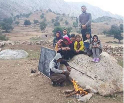 ۱۲ هزار کودک در خوزستان به مدرسه نمی روند/ برخی از کودکان فقط به خاطر نداشتن کفش به مدرسه نمی‌روند