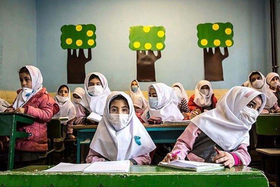 انتقاد معاون وزیر آموزش و پرورش از والدینی که فرزندان را به پارک می‌برند اما مدرسه نه