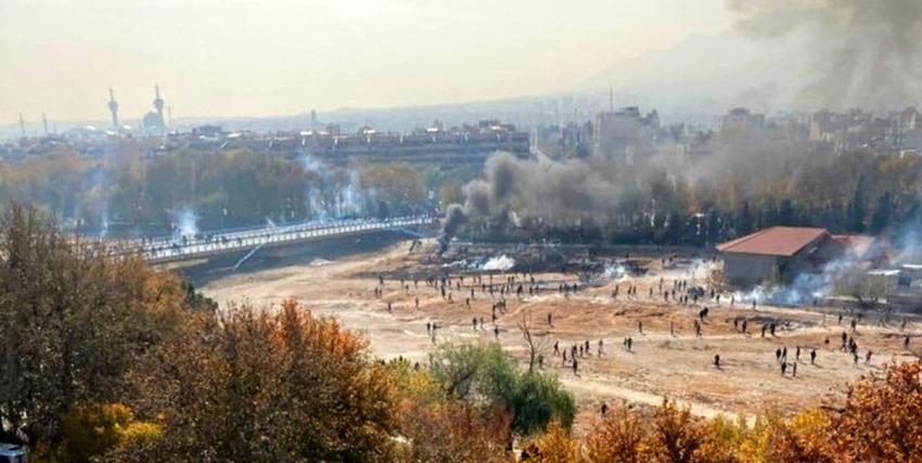 فرمانده یگان‌ ویژه ناجا: تعداد اغتشاشگران در ناآرامیهای اصفهان حدود ۲ تا ۳ هزار نفر بود/ تا این لحظه ۶۷ نفر از عوامل اصلی را دستگیر کرده ایم