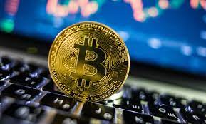 چگونه سقوط بیت‌کوین را قبل از وقوع پیش‌بینی کنیم؟