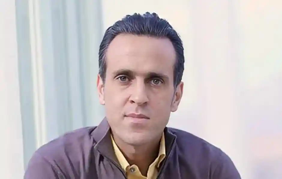 کنایه فوق سنگین علی کریمی به رضا پهلوی: مرا با کسی که از مادرش «پول توجیبی» میگیرد، مقایسه نکنید