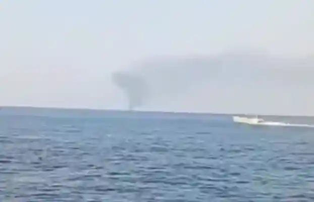 انفجار ۳ نفتکش متخلف در تنگه هرمز؛ هشدار سپاه به ناوگان دریایی