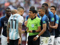فغانی: برخلاف برخی بازیکنان آرژانتین، رفتار مسی محترمانه و مسئولانه بود / خوشحالم تاکنون نیازی نبوده که از VAR استفاده کنم