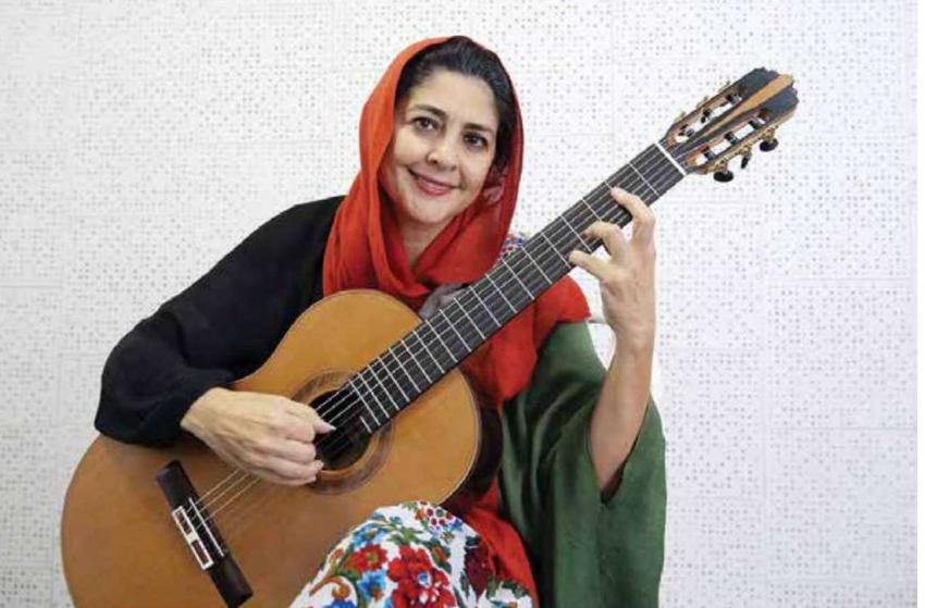 لی‌لی افشار، نوازنده چیره‌دست و نخستین زن دنیا که دکترای گیتار گرفت