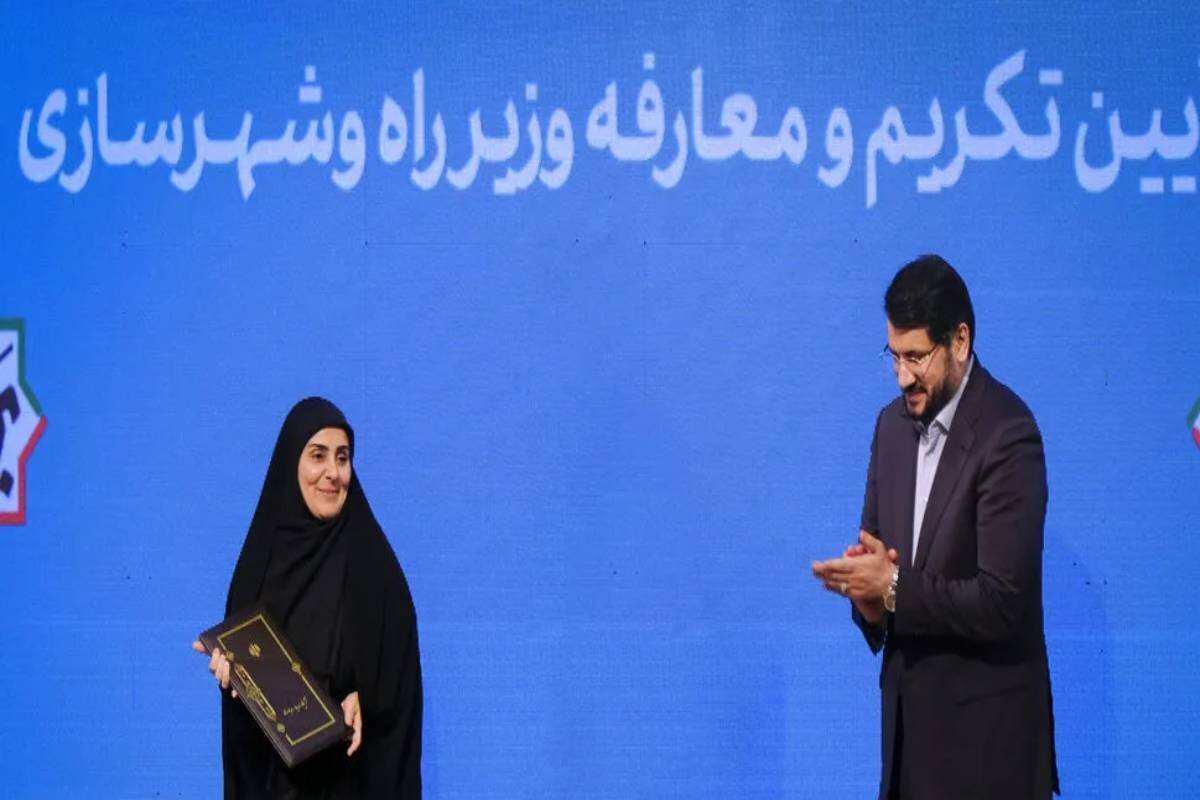 کمر به همت حذف وزیر زن؛ فرزانه صادق قربانی سیاست ورزی جبهه پایداری می شود؟